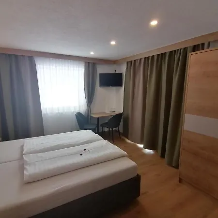 Gaestehaus Holaus 게스트하우스