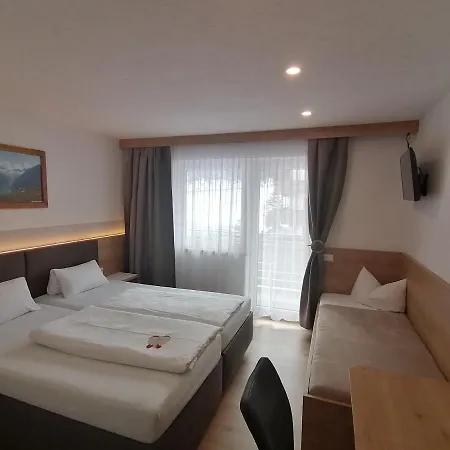 בית הארחה Gaestehaus Holaus