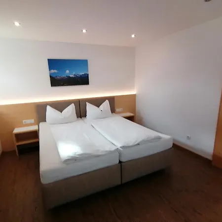 בית הארחה Gaestehaus Holaus