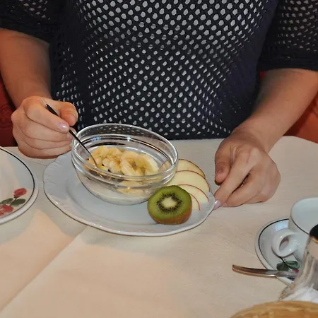 Gaestehaus Holaus בית הארחה מאיירהופן