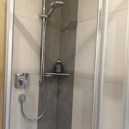 בית הארחה Gaestehaus Holaus מאיירהופן