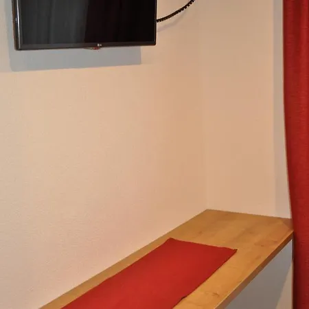 Gaestehaus Holaus בית הארחה מאיירהופן