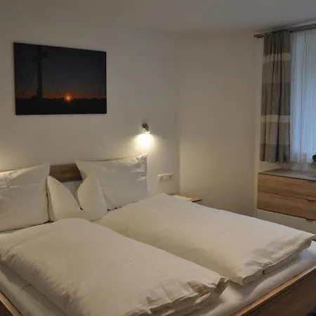 Gaestehaus Holaus *