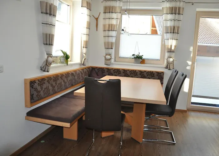 Gaestehaus Holaus Pensión 3*